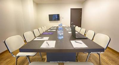 ایوریا این هتل