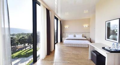 ایوریا این هتل