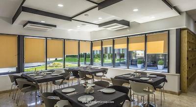 ایوریا این هتل