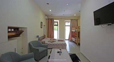 ایروان هاستل