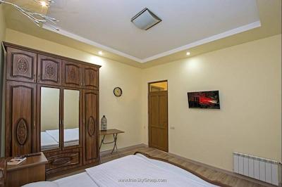 ایروان هاستل