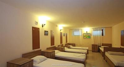 ایروان هاستل