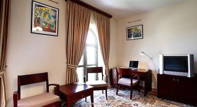 لاتار هتل کمپلکس