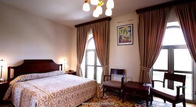 لاتار هتل کمپلکس