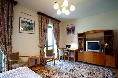 لاتار هتل کمپلکس