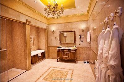 مولتی گرند هتل