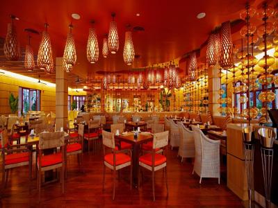 سنتارا گرند بیچ ریزورت پوکت