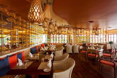 سنتارا گرند بیچ ریزورت پوکت