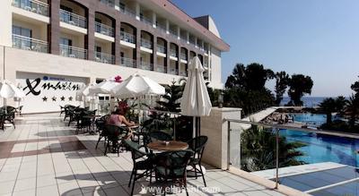 الکوکلر کمر هتل اکس ماکسیم ریزورت