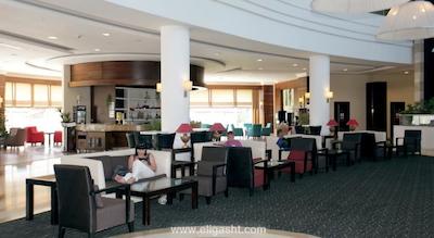 الکوکلر کمر هتل اکس ماکسیم ریزورت