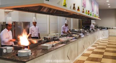 الکوکلر کمر هتل اکس ماکسیم ریزورت