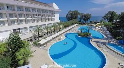 الکوکلر کمر هتل اکس ماکسیم ریزورت