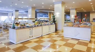 الکوکلر کمر هتل اکس ماکسیم ریزورت