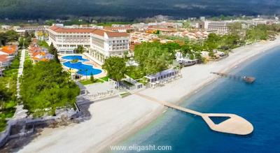 الکوکلر کمر هتل اکس ماکسیم ریزورت