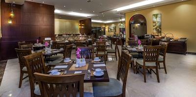 هتل آپارتمان فرست سنترال