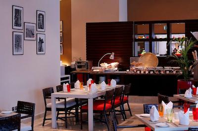 رامادا پلازا بای ویندهام دبی، دیرا