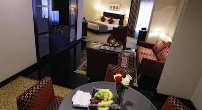 رامادا پلازا بای ویندهام دبی، دیرا