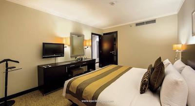 رامادا پلازا بای ویندهام دبی، دیرا