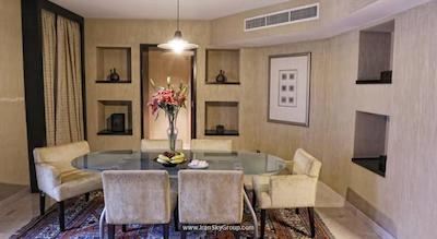 رامادا پلازا بای ویندهام دبی، دیرا