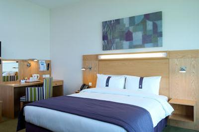 هالیدی این اکسپرس دبی ایرپورت