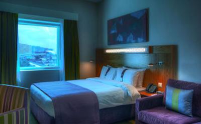 هالیدی این اکسپرس دبی ایرپورت