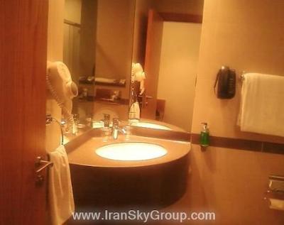 هالیدی این اکسپرس دبی ایرپورت