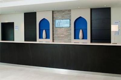 هالیدی این اکسپرس دبی ایرپورت