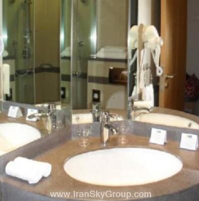 هالیدی این اکسپرس دبی ایرپورت