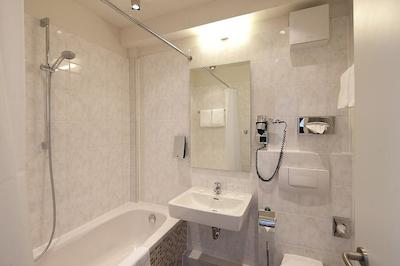 سیتی هتل برلین میتته