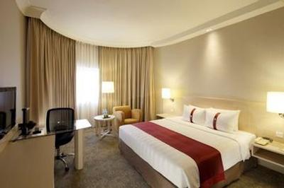 هالیدی این آتریوم