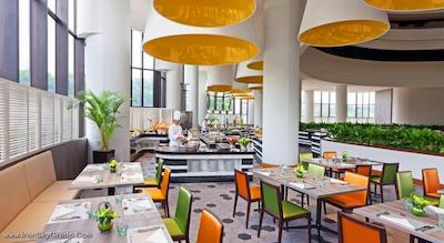 هالیدی این آتریوم