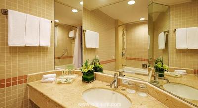 هالیدی این آتریوم