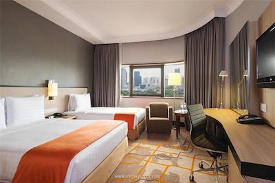 هالیدی این آتریوم