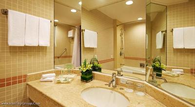 هالیدی این آتریوم