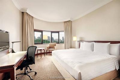 هالیدی این آتریوم