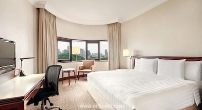 هالیدی این آتریوم