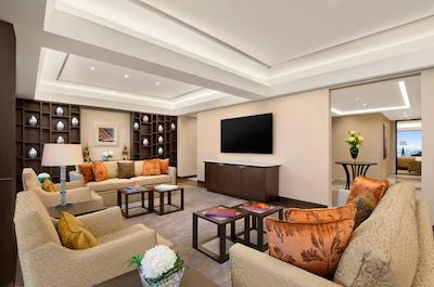 د لیلا امبینس کانیونشن هتل دهلی