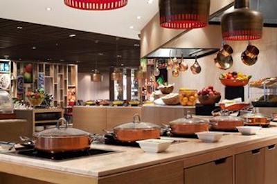 د لیلا امبینس کانیونشن هتل دهلی