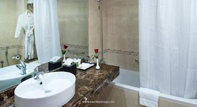 مجستیک سیتی ریتریت هتل