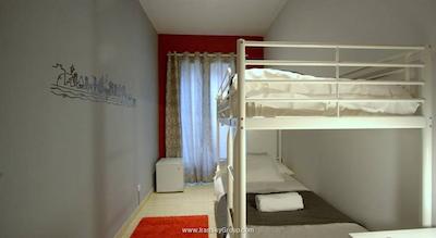 هاستل آرتیستیک بارسلونا