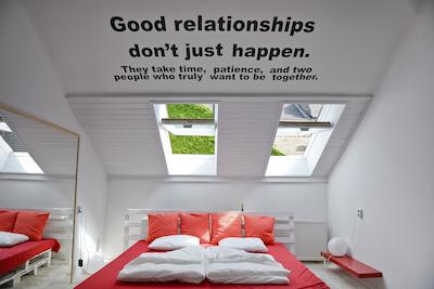 لول بوتیک هاستل