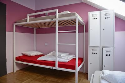 لول بوتیک هاستل