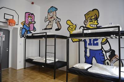 لول بوتیک هاستل