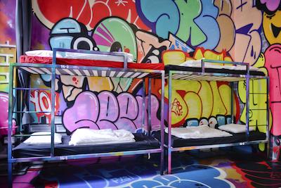 لول بوتیک هاستل