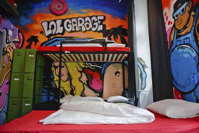 لول بوتیک هاستل