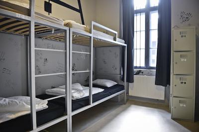 لول بوتیک هاستل