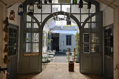 لول بوتیک هاستل