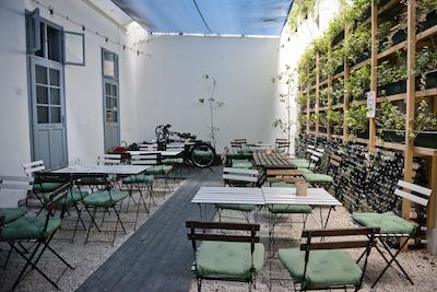 لول بوتیک هاستل