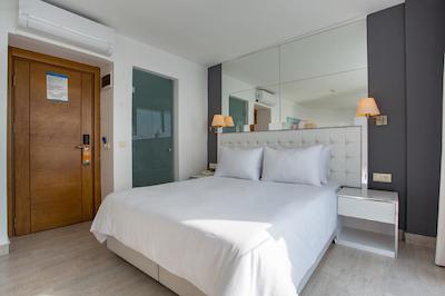 له بلو هتل اند ریزورت