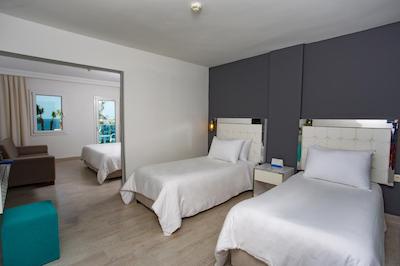 له بلو هتل اند ریزورت